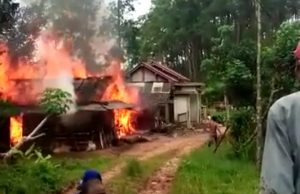 Kios Milik Moimin Temon, Ngrayun, Ludes Di Lalap Si Jago Merah, Uang Rp. 5juta Ikut Terbakar