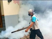Cegah Penularan DBD, Pemuda Orteja Dukuh Tengah Desa Karanglo Kidul, Jambon, Lakukan Fogging