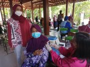 Anggota DPRD Ponorogo Relelyanda Gelar Vaksinasi Covid-19 Massal di Rumahnya