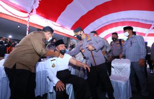 Tinjau Vaksinasi se-Indonesia, Kapolri Saksikan Gubernur Maluku Utara Divaksin