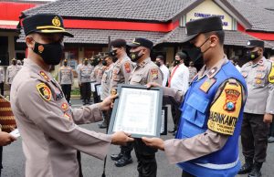 Kapolres Jember Berikan Reward dan Punishment Kepada Anggota Polres dan Polsek Jajaran