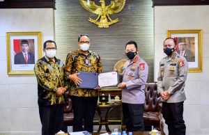 Terima Sertifikat CSFA dari BPK, Kapolri Ingin Personel Polisi Miliki Kemampuan Auditor