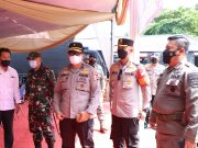 Kapolres Andi Sinjaya Bersama Forkopimda Dampingi Tim Lemdiklat Polri Gelar Baksos Vaksinasi di Pasir Putih Situbondo