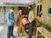 Polsek Mlarak, Polres Ponorogo Gelar Jum ‘at Sedekah, Berbagi Pada Warga Kurang Mampu