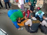 Pamor Keris Polres Ponorogo Berikan Pertolongan Pertama Pada Korban Laka Lantas