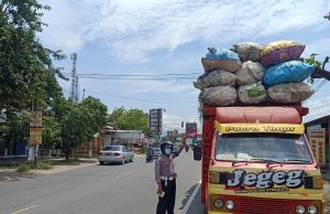 Satlantas Polres Ponorogo Tindak Tegas Kendaraan Over Dimensi dan Over Load