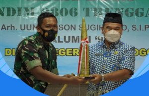 Letkol Arh Uun Dandim Trenggalek Alumni SMAN 1 Ponorogo Beri Motivasi Juniornya