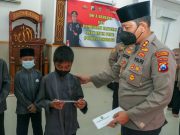 Santuni Anak Yatim Piatu, Kapolres Ponorogo AKBP Catur: Motivasi Anak Untuk Semangat Belajar