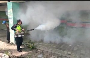 Kasus Demam Berdarah Meningkat, Satlantas Polres Ponorogo Gelar Fogging