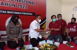 Meriahkan HPN 2022, KWP Gelar Potong Tumpeng Bareng Kang Bupati Ponorogo