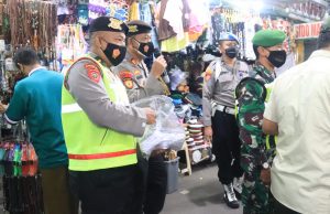 Antisipasi Omicron, Polres Tuban Gelar Pamor Keris Gabungan Sasar Tempat Keramaian