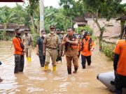 Blusukan di Banjir Ngasinan, Kang Giri: Selamatkan Nyawa Prioritas Utama