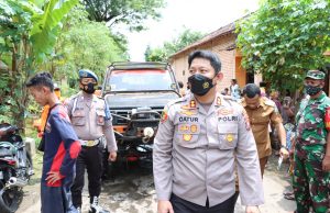 Kapolres Ponorogo Tinjau Banjir Di Ngasinan Jetis