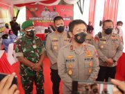 Kapolda Jatim Mengecek Vaksinasi Serentak di Kabupaten Sidoarjo