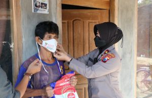 Polwan Polres Ponorogo Gelar Baksos untuk Tunagrahita dan Dhuafa di Kampung Harapan Desa Karangpatihan, Balong