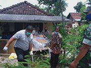 Warga Bekare, Bungkal, Laporkan Penemuan Mayat Membusuk, Korban Diperkirakan sudah 4 Hari Meninggal