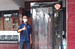SMK PGRI 2 Ponorogo Pasang Bilik Sterilisasi Berbasis Ozone Disinfectant Bantuan United Tractors
