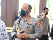 Dengan Pesawat, Satgas Damai Cartenz Kirim Bantuan Bibit Babi ke Warga Yahukimo