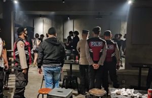 Ingatkan Prokes Tim Pamor Keris Gabungan Polresta Malang Kota Datangi Tempat Hiburan Malam dan Café