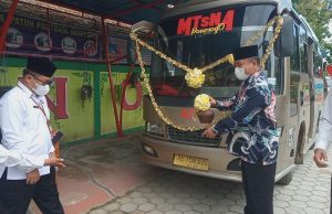 Anggota DPR-RI Ali Mufthi: Launching Mobil Antar Jemput dan Podcast MTsN 4 Ponorogo