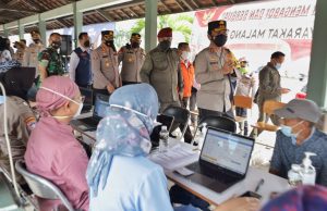 Gelaran 40.345 Dosis Vaksin serentak di 61 titik di jatim, Kapolda Jatim Cek Vaksinasi di Malang
