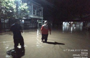 Hujan Deras, Tanggul Sungai di desa Bajang, Balong Jebol, Air Masuk ke Ponpes Kyai Muchtar