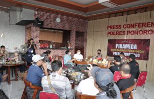 Warga Ponorogo Borong Sembako, Kapolres Ponorogo: Stock Cukup, Warga Dihimbau Tenang