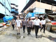 Kapolri Sidak Ke Pasar Minggu, Pastikan Ketersediaan Minyak Goreng Curah Aman