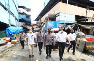 Kapolri Sidak Ke Pasar Minggu, Pastikan Ketersediaan Minyak Goreng Curah Aman