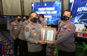 Humas Polda Jatim Raih 2 Penghargaan