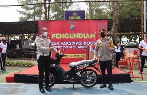 Doorprize Vaksinasi Booster Bagi Anggota Polres Batu, AKBP Yogi : Sebagai Penyemangat Anggota Dalam Melaksanakan Tugas