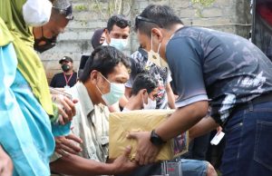 Kapolres Nganjuk Bagi Sembako dan Kursi Roda Saat Resmikan Program Wayahe Lapor Kapolres