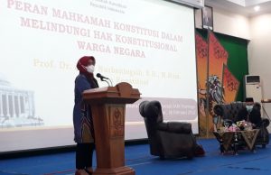 Studium Generale, Fakultas Syariah IAIN Ponorogo Datangkan Hakim MK RI