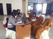 Tim Vaksinator Polres Batu Gelar Vaksinasi di STAB Kertarajasa dan Padepokan Dhammadika Arrama