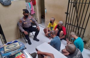 Momen Ramadhan, Kanit Patroli Sat Samapta Polres Ponorogo Berikan Binluh Para Tahanan