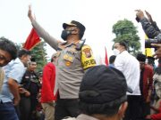 Aksi Demo Mahasiswa Cipayung Plus Surabaya Berjalan Dengan Aman dan Ditutup Dengan Buka Puasa Bersama di Depang Gedung DPRD Jatim