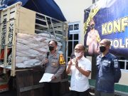 Polres Sampang Berhasil Gagalkan Penyelundupan 17 Ton Pupuk Bersubsidi