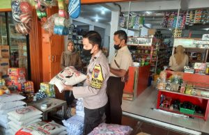 Jelang Hari Raya Idul Fitri 2022, Polsek Ngrayun Pantau Harga dan Stok Sembako