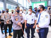 Tinjau Stasiun Pasar Senen, Kapolri Imbau Warga Mudik Sebelum Tanggal 28 April