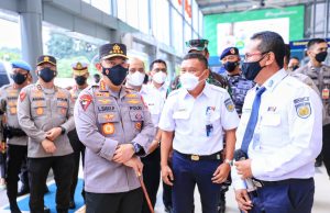 Tinjau Stasiun Pasar Senen, Kapolri Imbau Warga Mudik Sebelum Tanggal 28 April