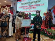Wartawati PWI Ponorogo Terima Penghargaan Gubernur Jatim