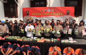 Satresnarkoba Polrestabes Surabaya Bekuk 7 Pengedar dan Amankan 42,8 Kg Sabu