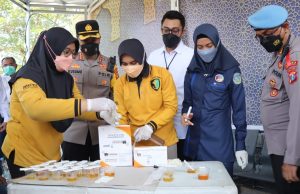 Wujudkan Mudik Aman Mudik Sehat,Polresta Sidoarjo Gelar Test Urine Sopir Bus di Terminal Purabaya