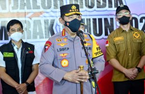 Tinjau Pelabuhan Merak, Kapolri Apresiasi Masyarakat yang Mudik Lebih Awal
