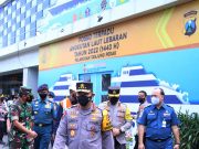 Tinjau Pelabuhan Tanjung Perak, Kapolri: Transportasi Laut Alternatif Kurangi Kemacetan Arus Mudik