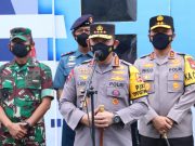 Saat Pengecekan Pelabuhan Tanjung Perak, Kapolri Ingatkan Masyarakat Vaksin Booster Sebagai Syarat Mudik