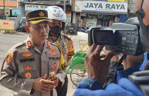 Kapolres Kota Madiun Turun ke Jalan Ikut Urai Kemacetan Arus Lalu Lintas