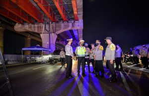 Kapolri Tinjau Langsung Tol Cikampek, Pastikan One Way-Contraflow Berjalan Lancar