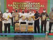 Polda Jatim Sita 122 Ton Minyak Goreng Kemasan yang Akan Diekspor Secara Ilegal ke Timor Leste