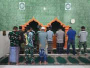 Kerja Keras Garap Insfrastruktur di Ngrayun, TNI Tetap Utamakan Shalat Berjamaah